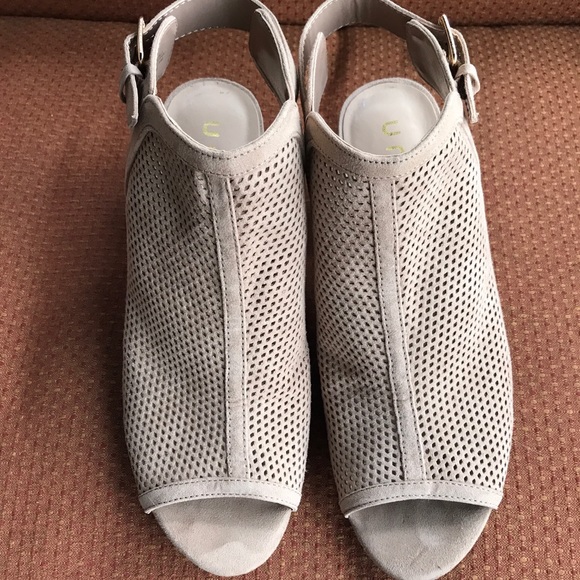 Women’s Unisa Peep-Toe Shoes - Size 10 - Picture 3 of 4